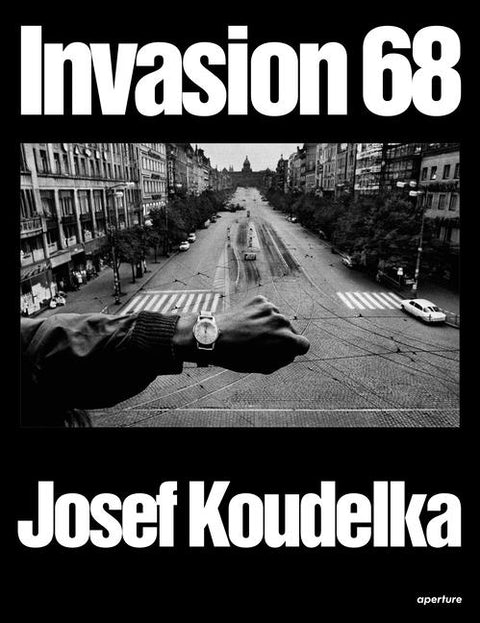 Josef Koudelka: Invasion Prague 68 by Koudelka, Josef